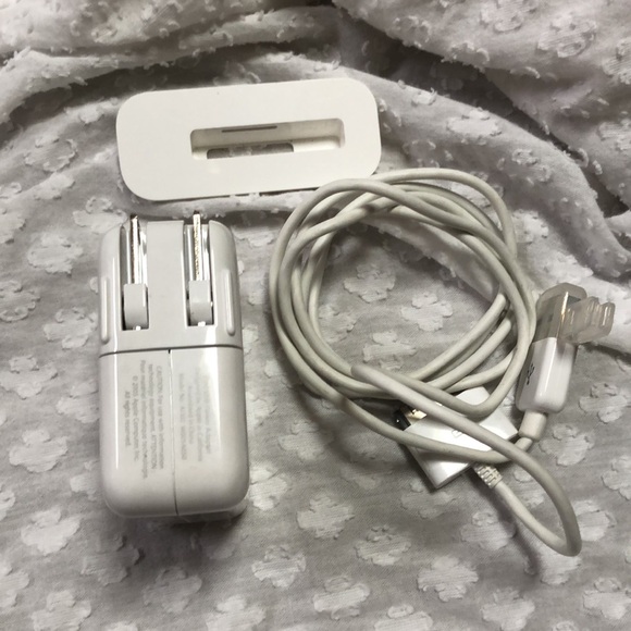 Apple iPod USB Power Adapter 2005 - Picture 9 of 13